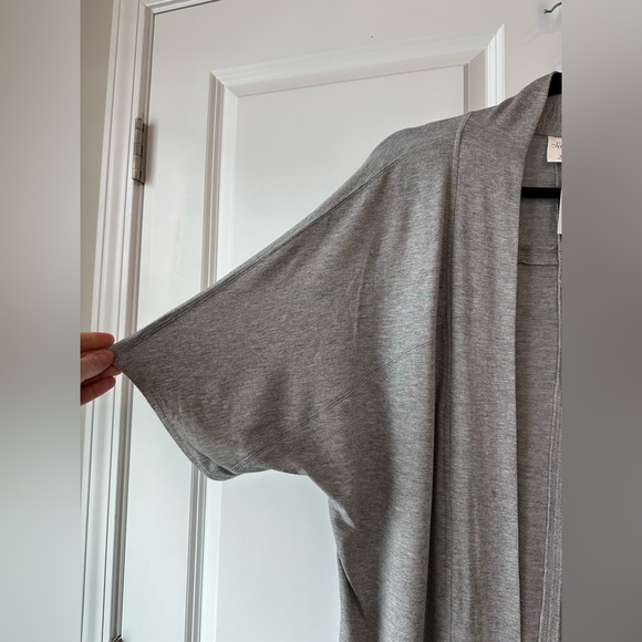 Soma French Terry Open Front Lounge Wrap Heather Gray NWT (Sz S/M) - Picture 3 of 5